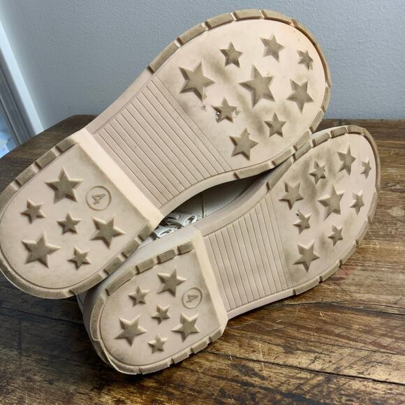 Cat & Jack Girls booties size 4 - Picture 7 of 7